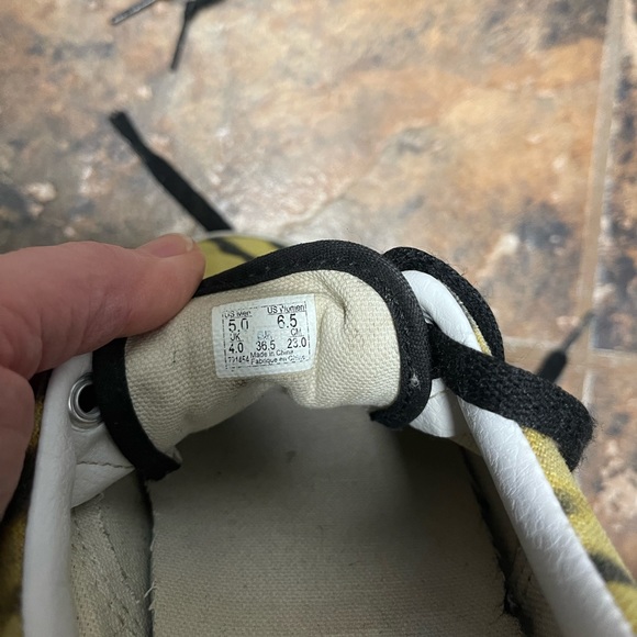 Vans - lightly worn size 6.5 women’s/5.0 men’s/36.5 Euro. - Picture 5 of 7